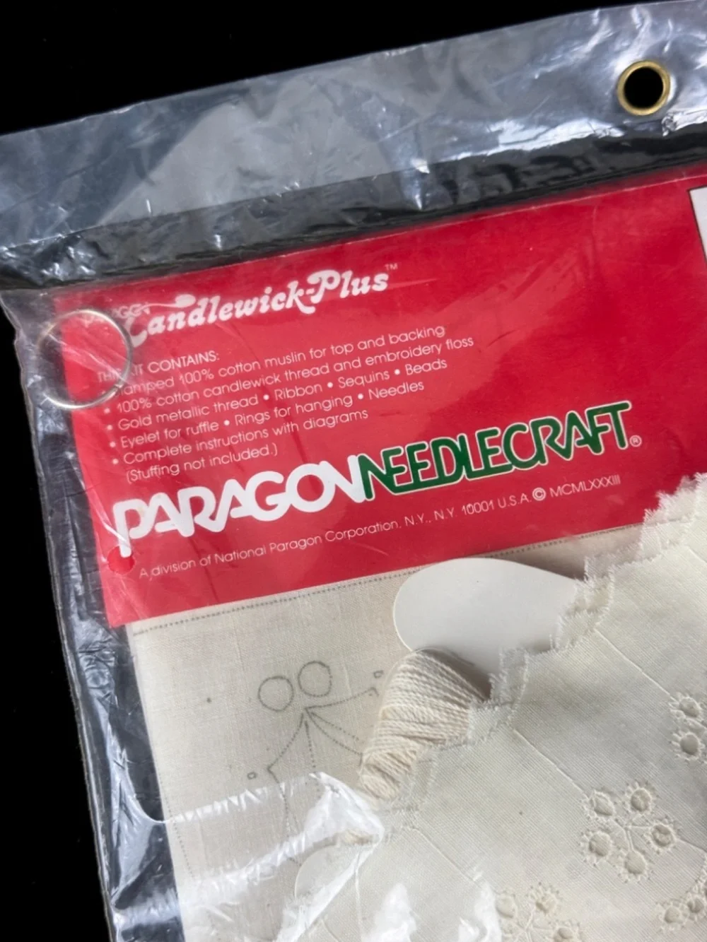 New 1983 Paragon Needlecraft Kit Candlewick Plus 20in Wreath Sealed Package